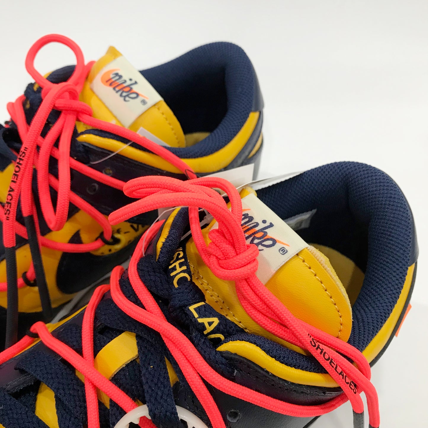 Off-White x Nike Dunk Low 'University Gold' - US9