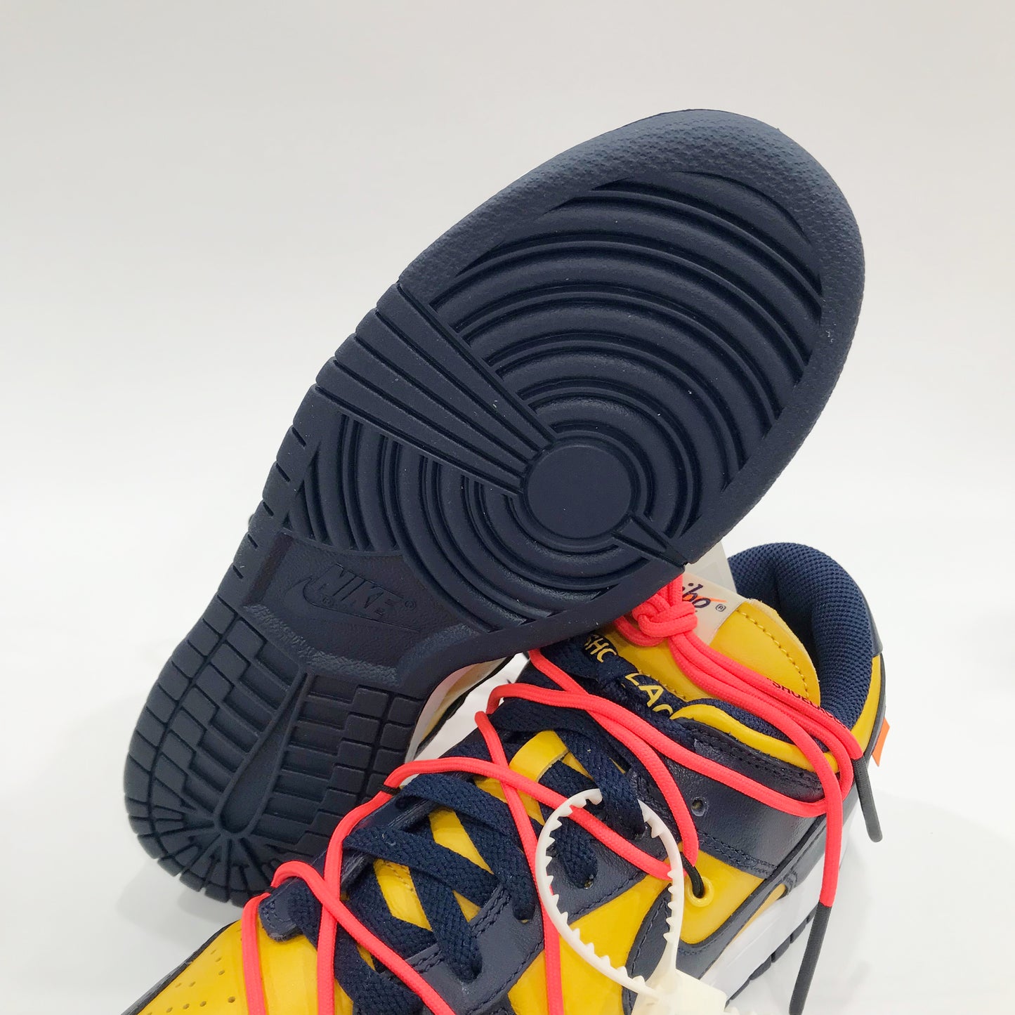 Off-White x Nike Dunk Low 'University Gold' - US9